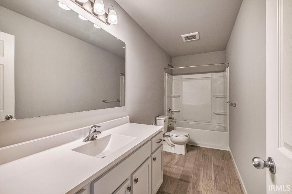 1337 Keady Court South Bend IN 46614