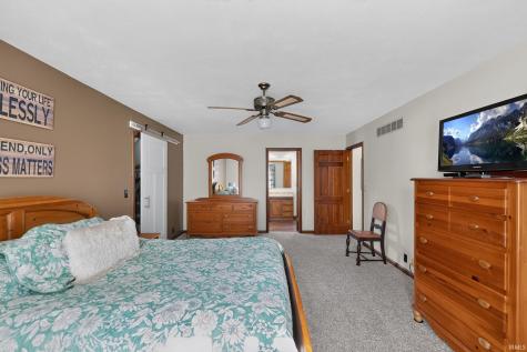 55828 Nursery Avenue Mishawaka IN 46545