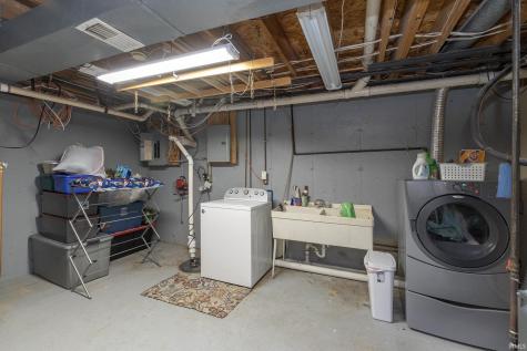 55828 Nursery Avenue Mishawaka IN 46545