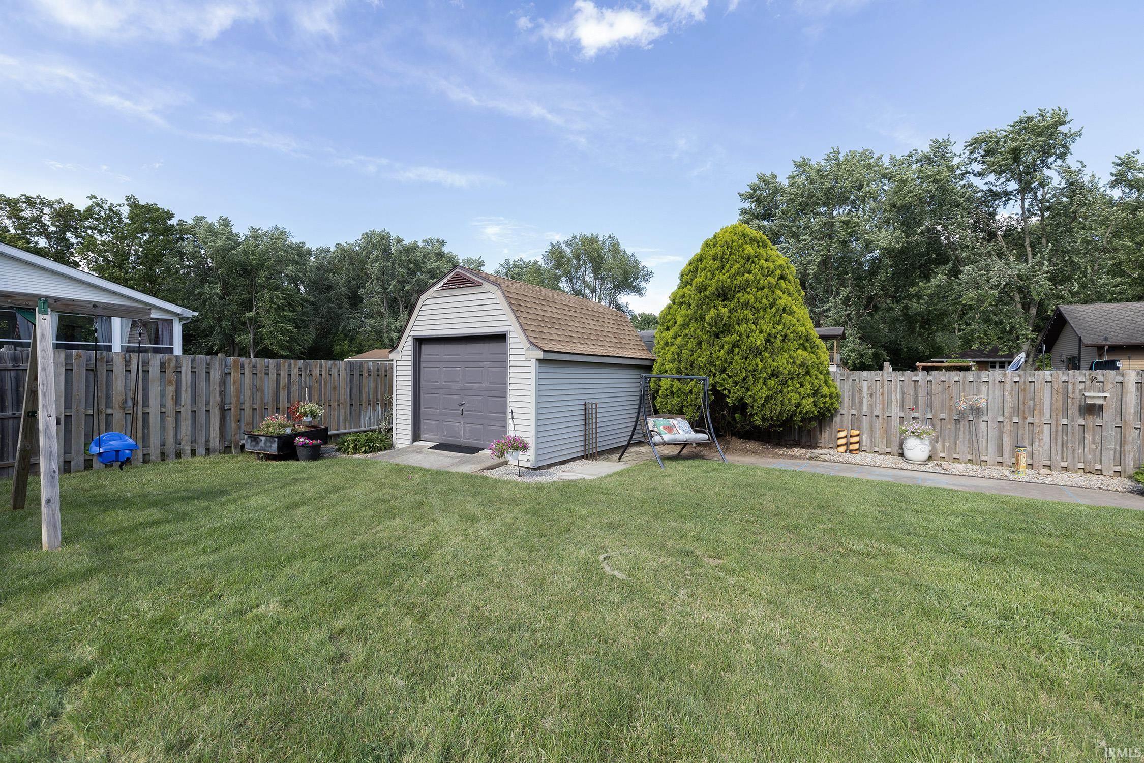 55828 Nursery Avenue Mishawaka IN 46545