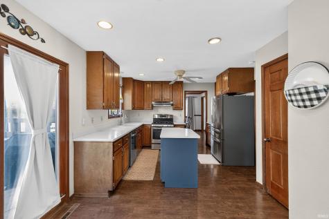 55828 Nursery Avenue Mishawaka IN 46545