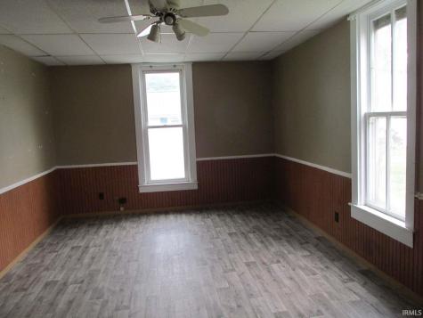 725 N Main Street Warren IN 46792