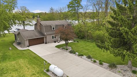 55 Lane 301c Barton Lake Fremont IN 46737