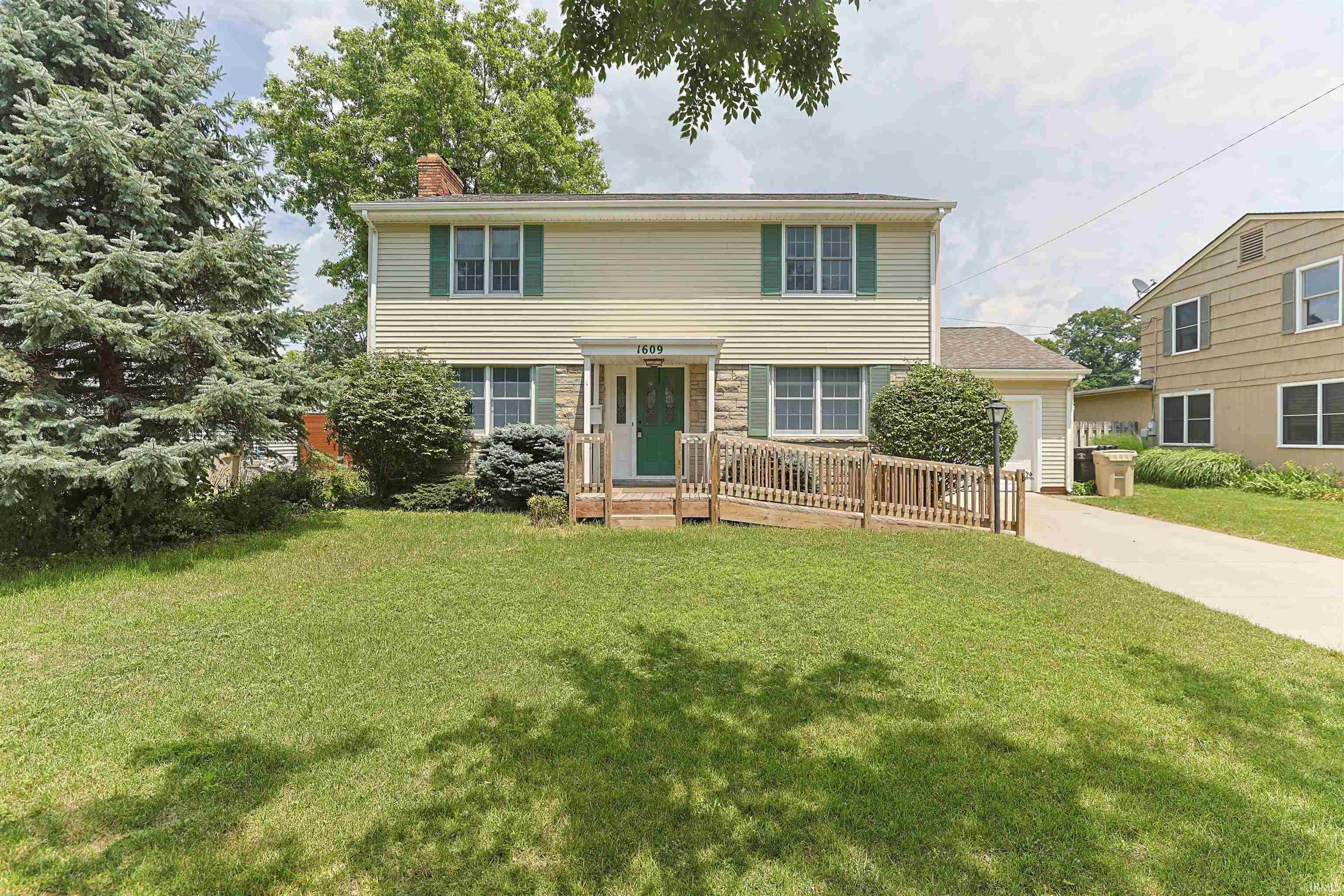 1609 Hoover Avenue South Bend IN 46615