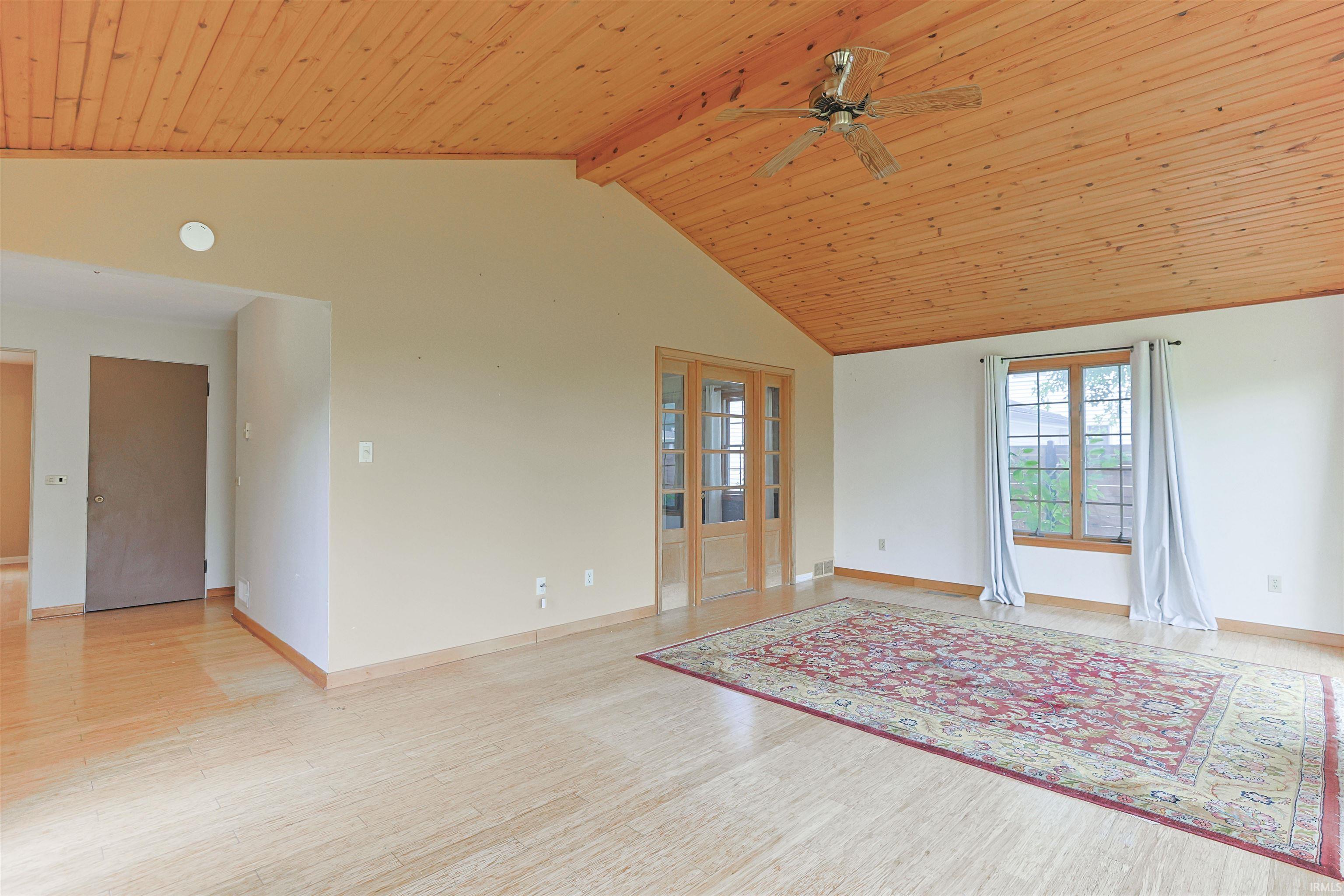 1609 Hoover Avenue South Bend IN 46615