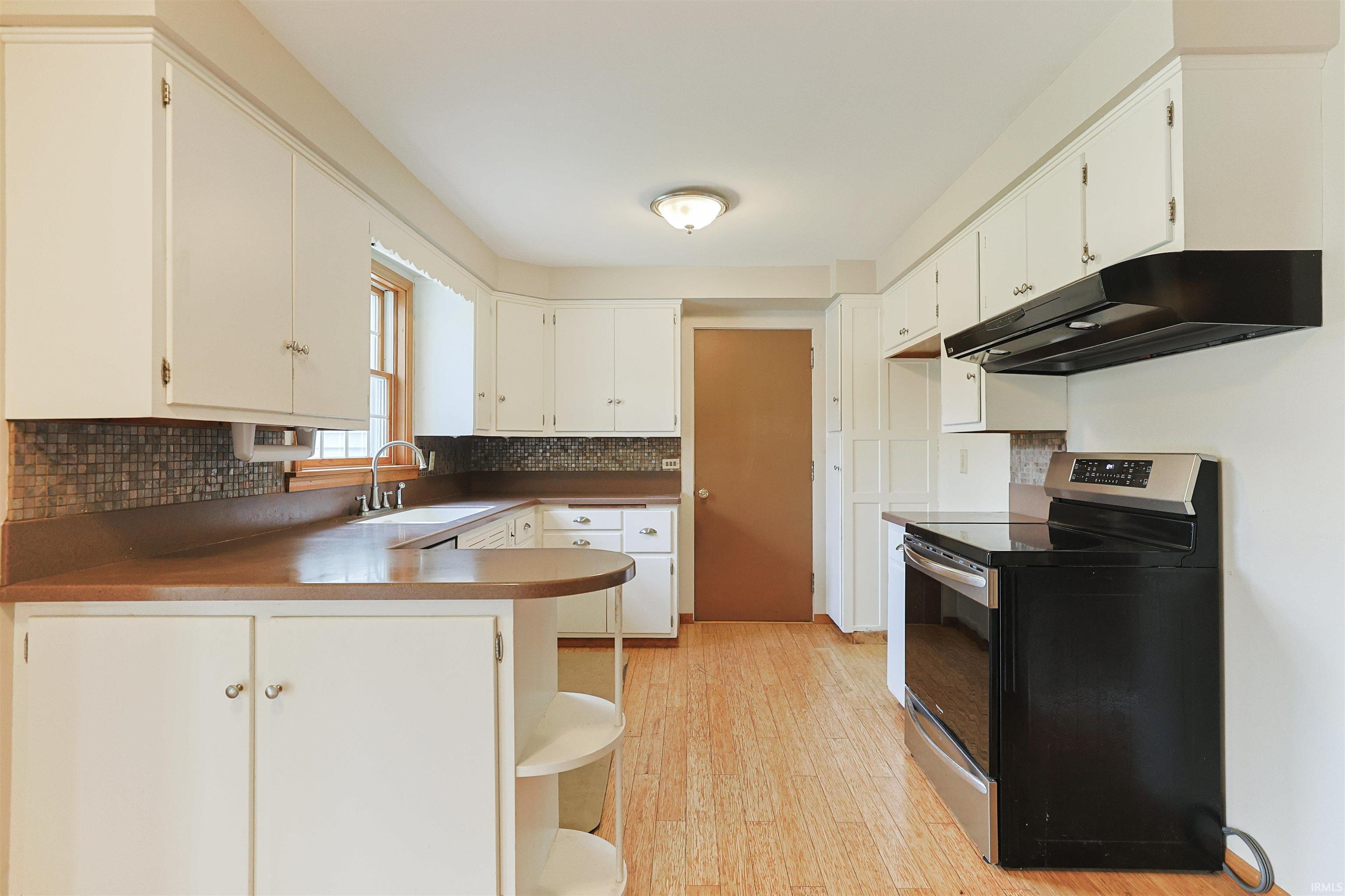 1609 Hoover Avenue South Bend IN 46615