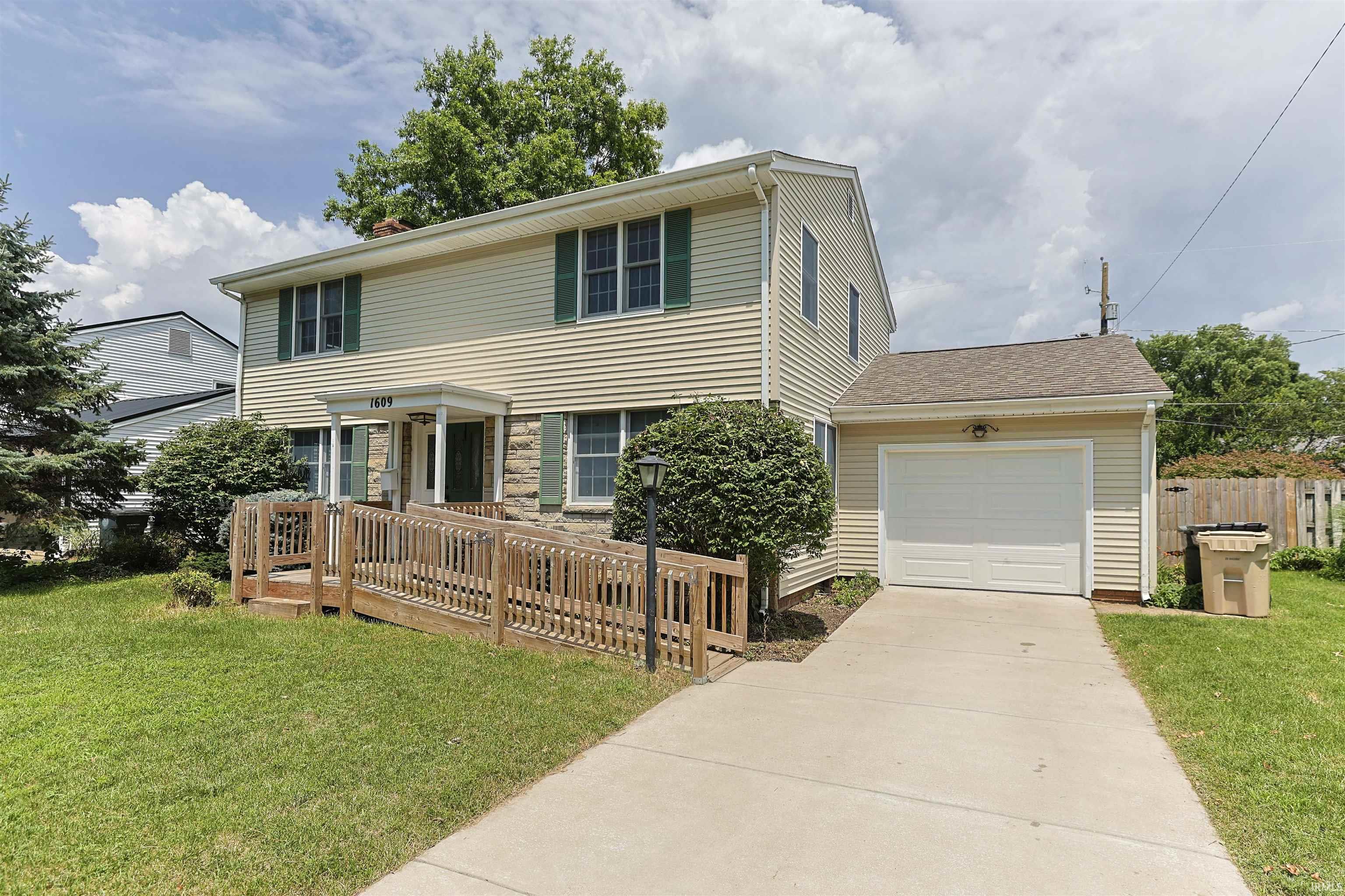 1609 Hoover Avenue South Bend IN 46615