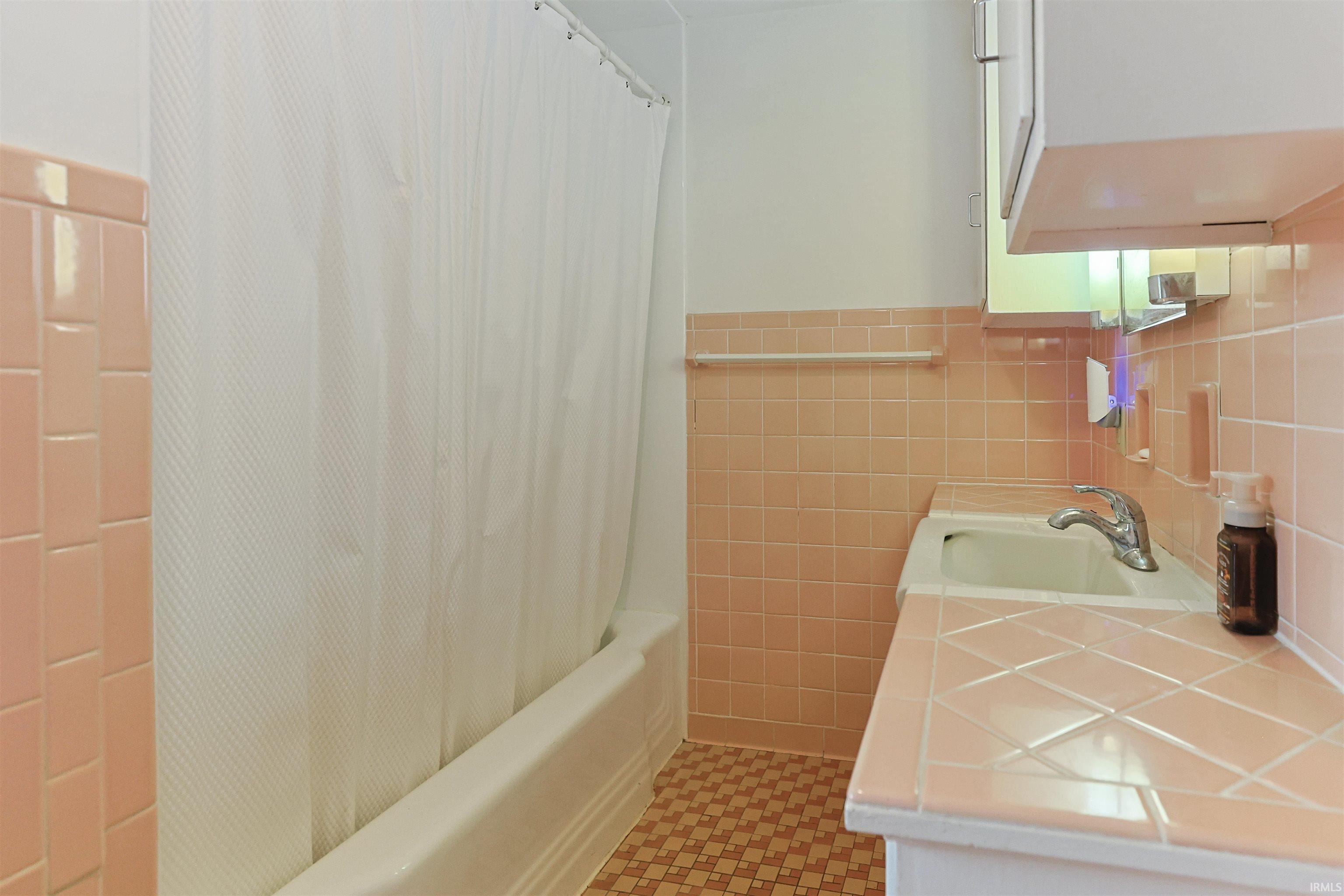 1609 Hoover Avenue South Bend IN 46615