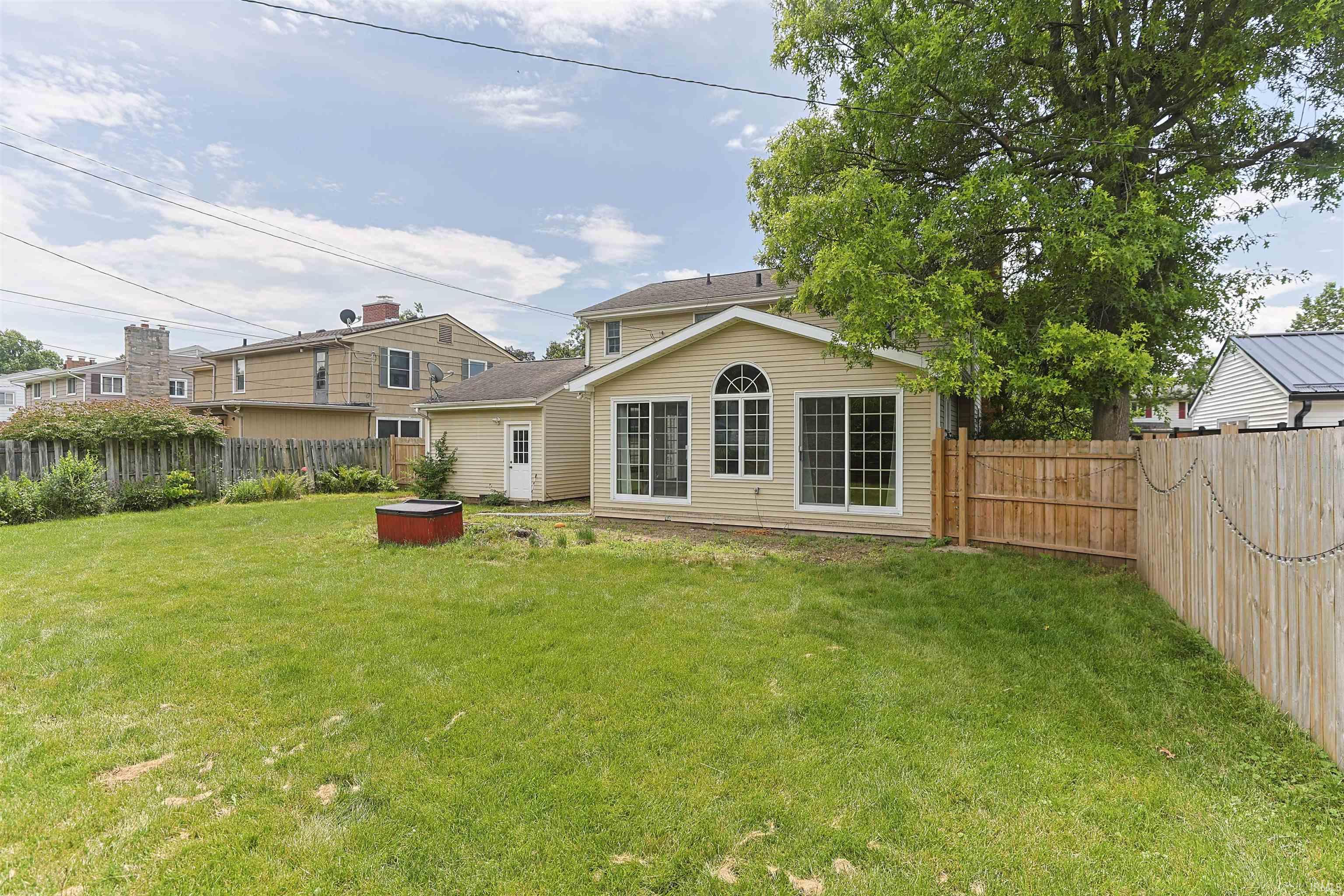 1609 Hoover Avenue South Bend IN 46615