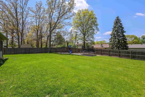 8209 Manor Drive Fort Wayne IN 46825