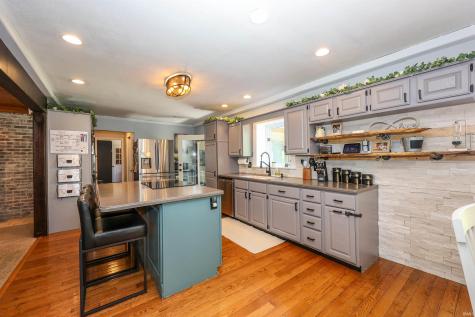 8209 Manor Drive Fort Wayne IN 46825