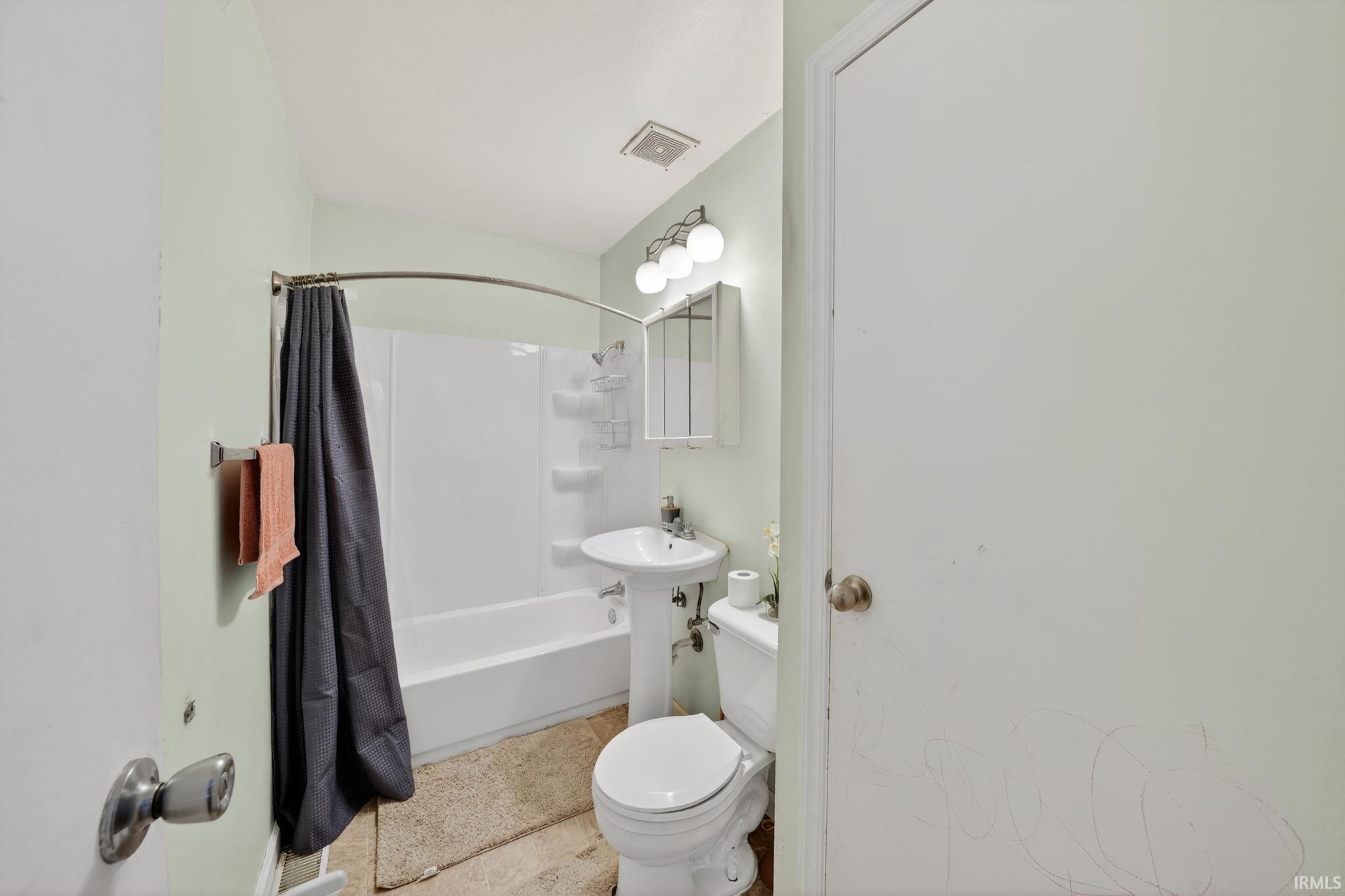 1403 W 6th Street Mishawaka IN 46544