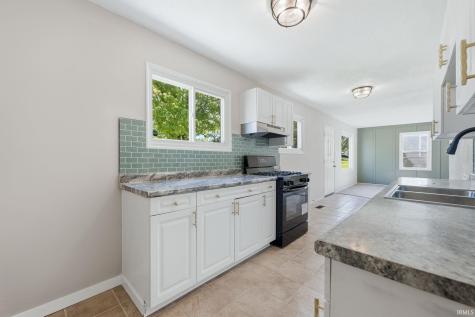 409 W Cox Drive Fort Wayne IN 46807