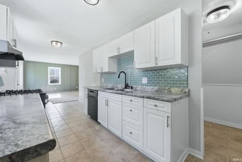 409 W Cox Drive Fort Wayne IN 46807