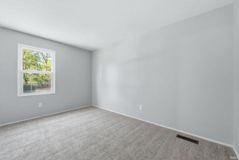 409 W Cox Drive Fort Wayne IN 46807