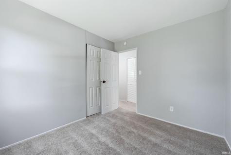 409 W Cox Drive Fort Wayne IN 46807