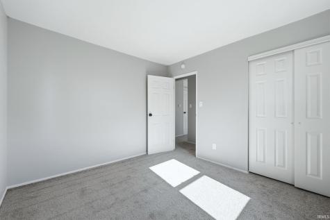 409 W Cox Drive Fort Wayne IN 46807