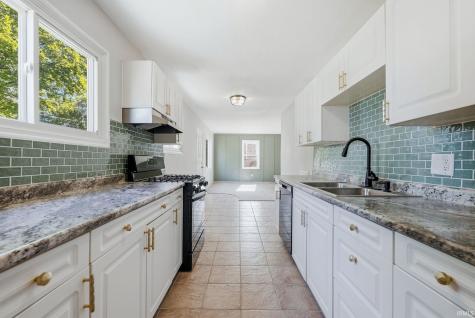 409 W Cox Drive Fort Wayne IN 46807
