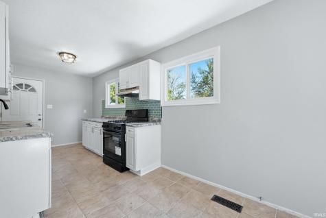 409 W Cox Drive Fort Wayne IN 46807