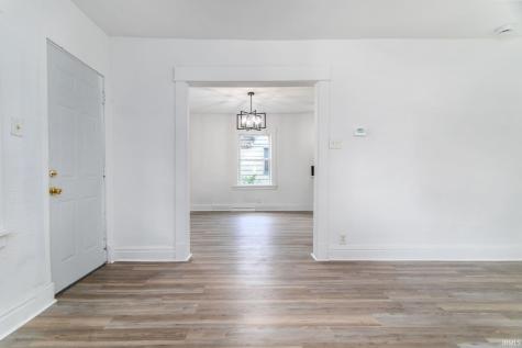 1129 Huey Street South Bend IN 46628