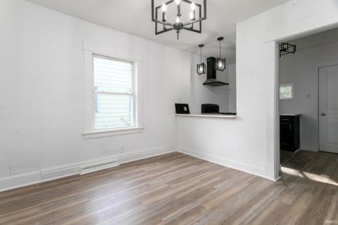 1129 Huey Street South Bend IN 46628