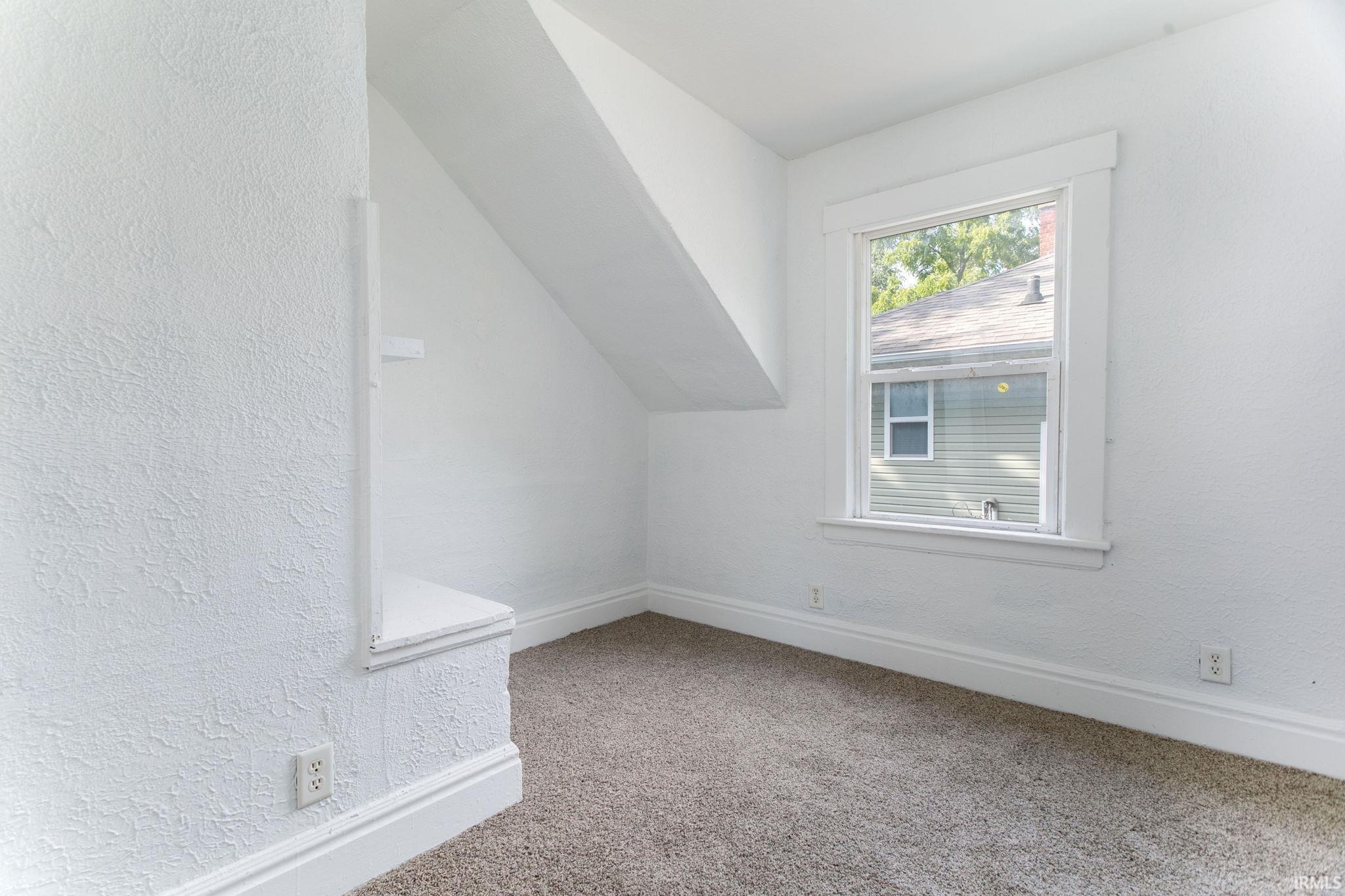 1129 Huey Street South Bend IN 46628