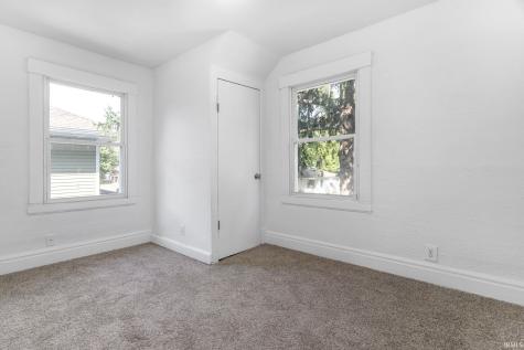 1129 Huey Street South Bend IN 46628