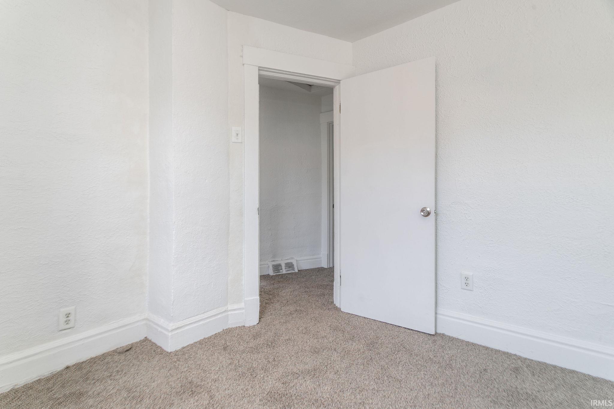 1129 Huey Street South Bend IN 46628