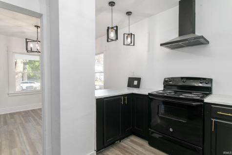 1129 Huey Street South Bend IN 46628