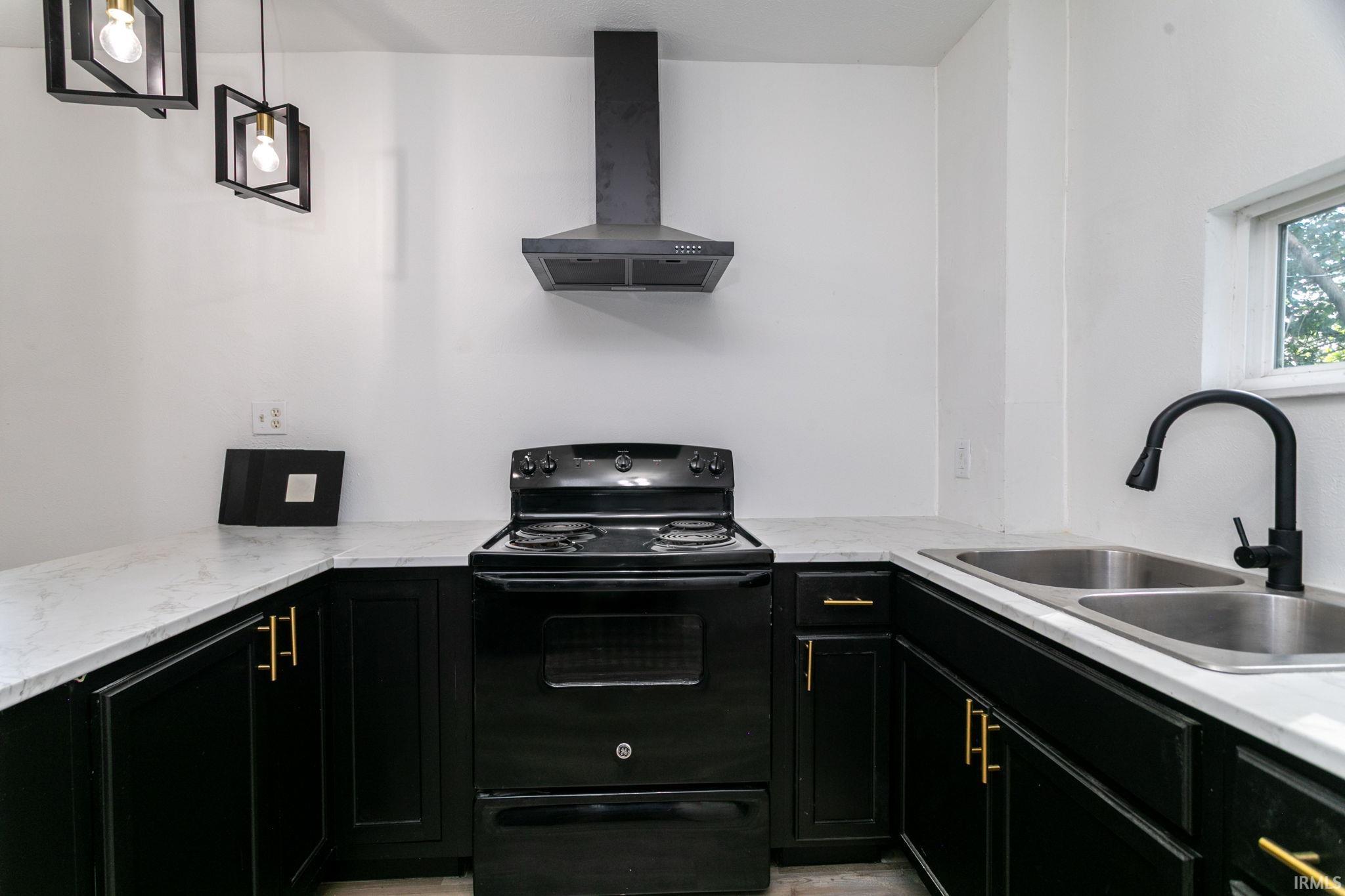 1129 Huey Street South Bend IN 46628