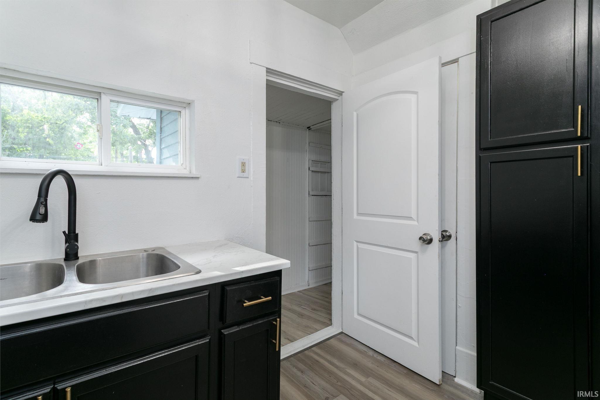 1129 Huey Street South Bend IN 46628