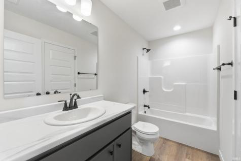 1563 Farm View Court Huntertown IN 46748