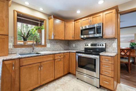 6027 Landover Place Fort Wayne IN 46815