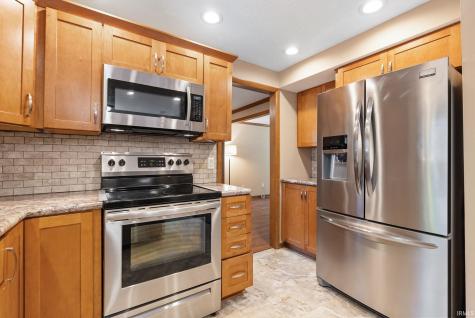 6027 Landover Place Fort Wayne IN 46815