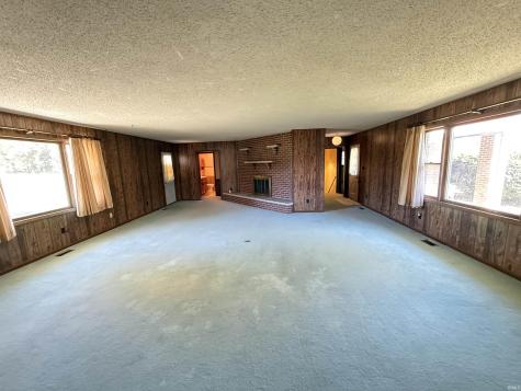 6105 N State Road 59 Linton IN 47441