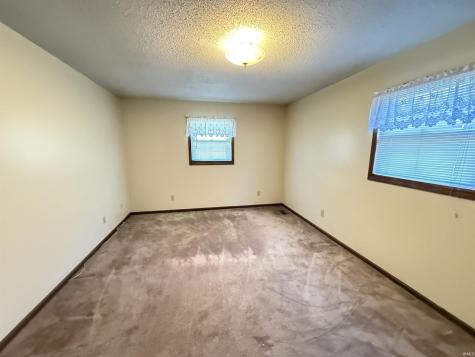6105 N State Road 59 Linton IN 47441