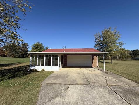 6105 N State Road 59 Linton IN 47441
