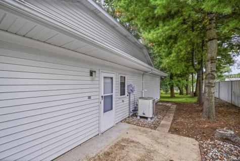 21 Stingley Drive Rossville IN 46065
