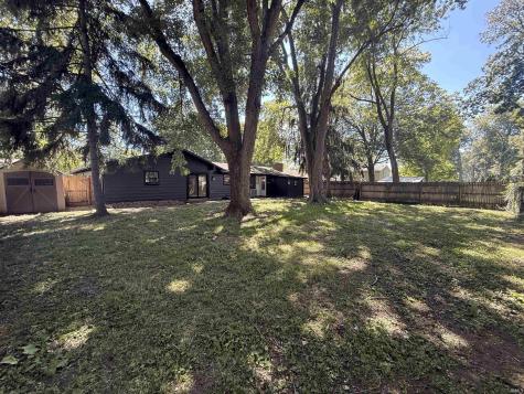 1913 Kendawa Drive Fort Wayne IN 46815
