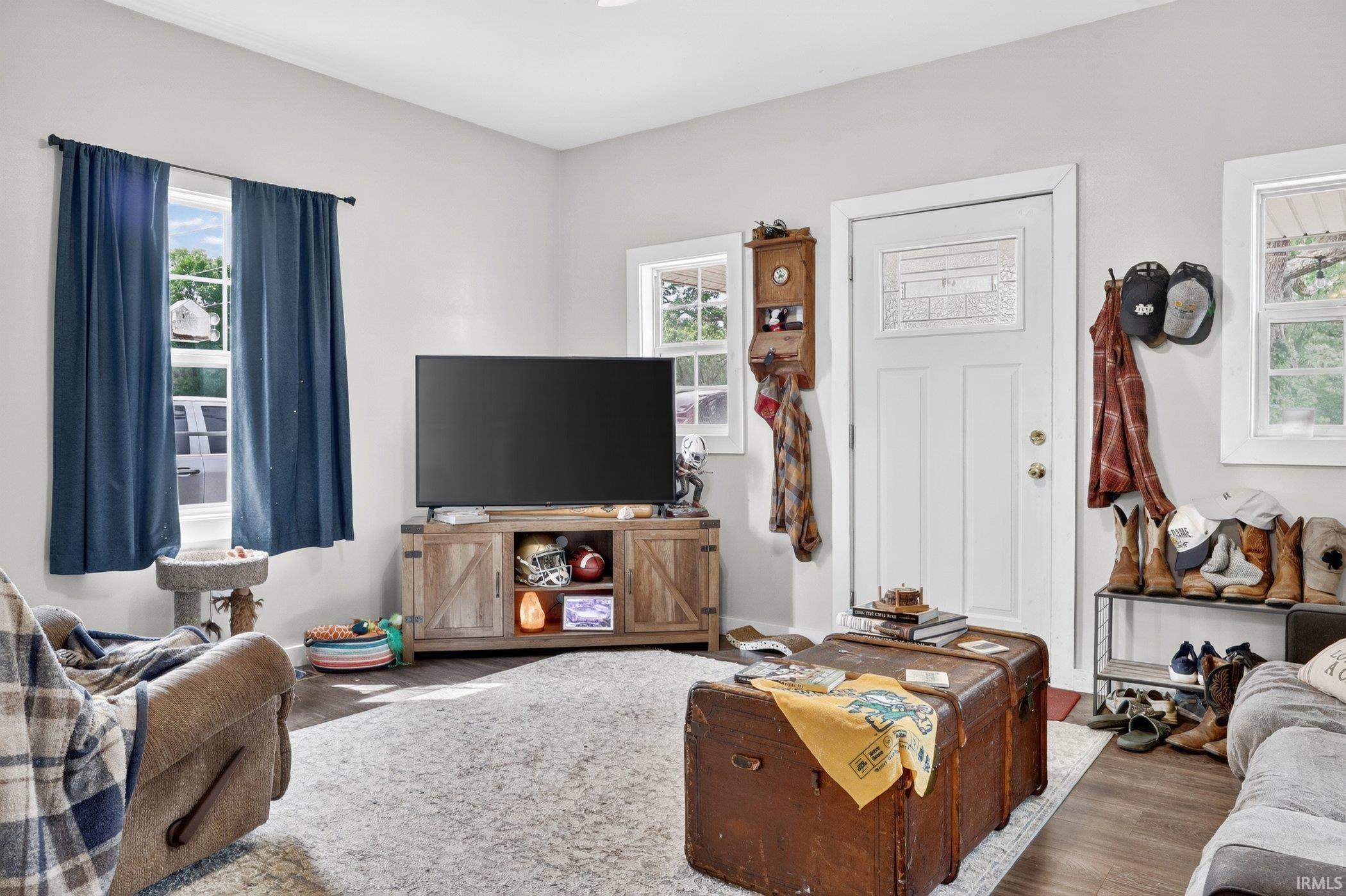 114 E Randolph Street La Paz IN 46537