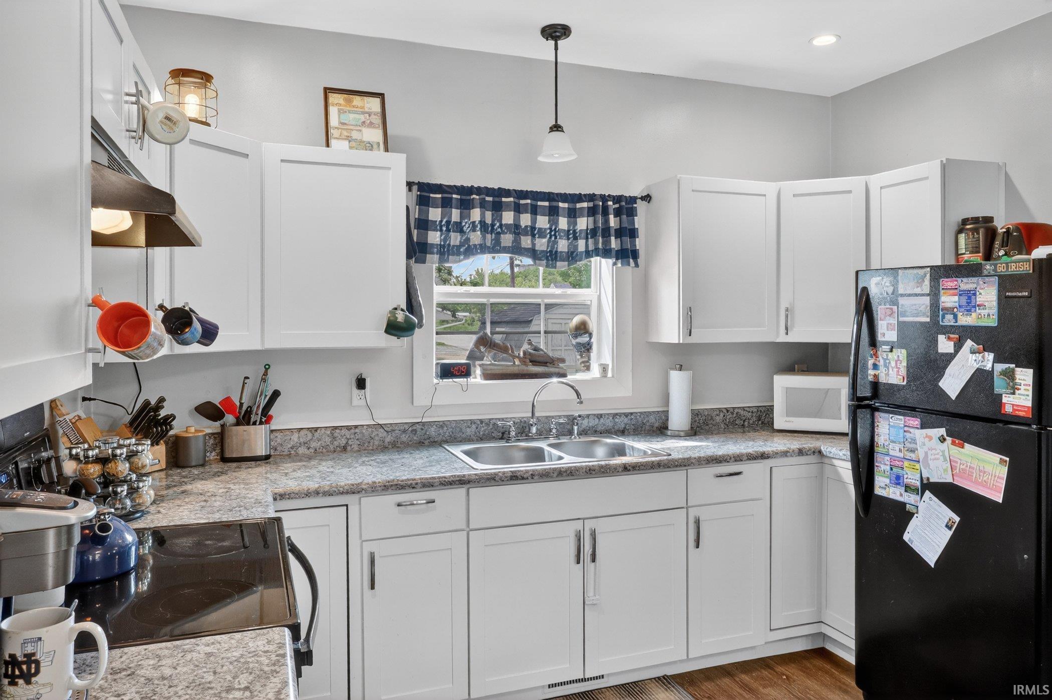 114 E Randolph Street La Paz IN 46537
