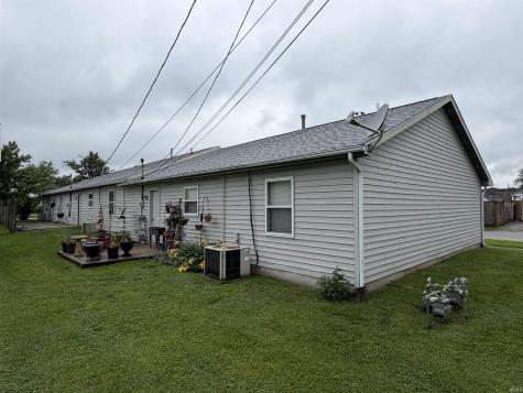 301, 303, 305 SE A Street Linton IN 47441