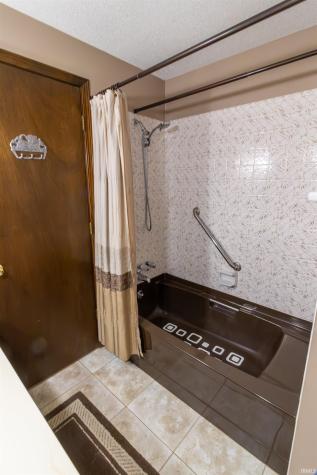1550 Canterbury Court Huntington IN 46750