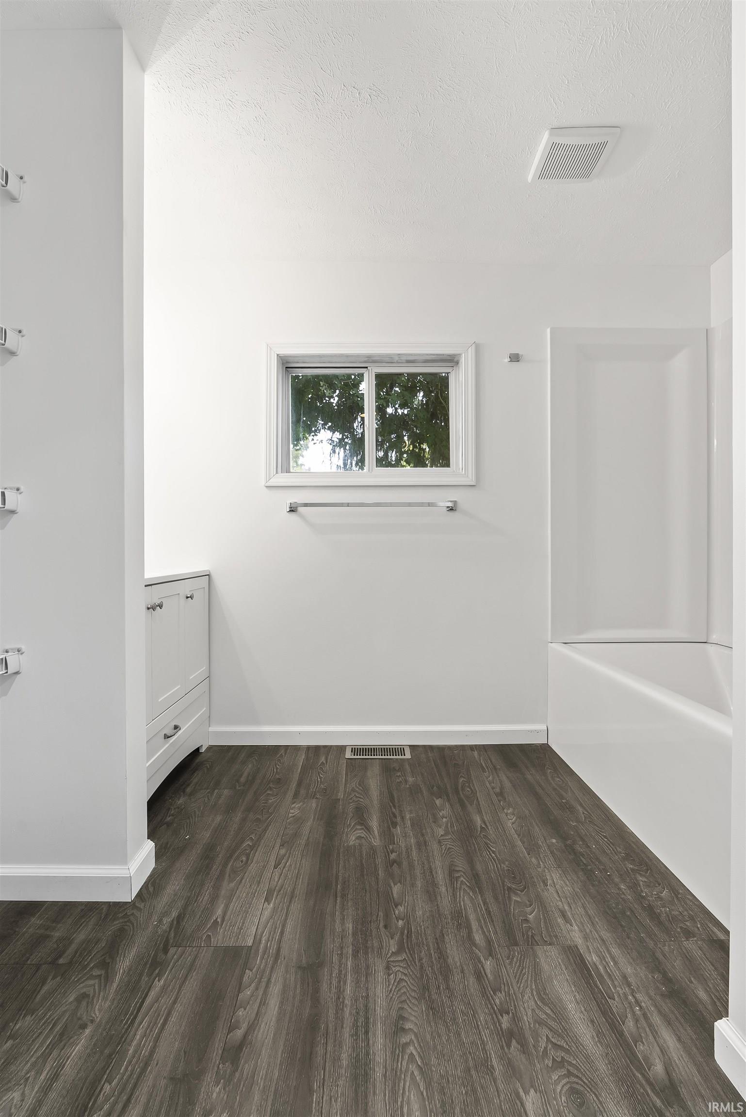 1038 W 200 S Warsaw IN 46580