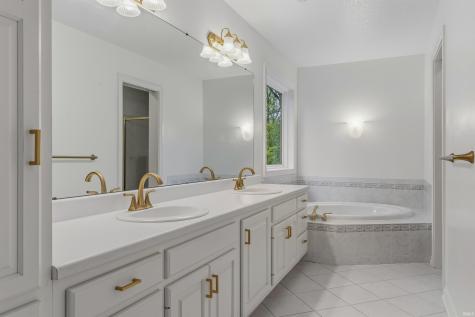 8610 Oakcliff Court Fort Wayne IN 46825