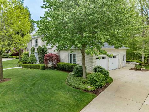 8610 Oakcliff Court Fort Wayne IN 46825
