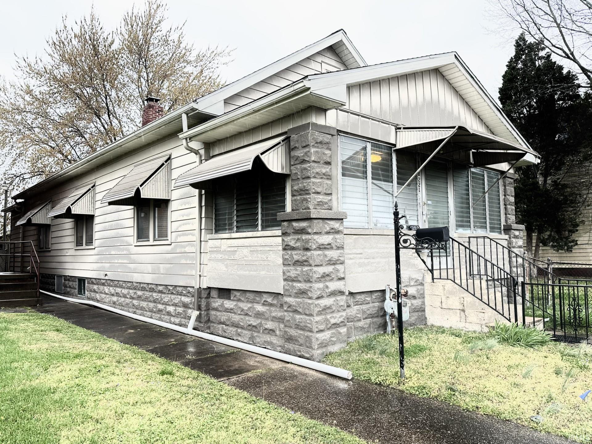 2213 W Indiana Street Evansville 202411892 | CENTURY 21 Scheetz