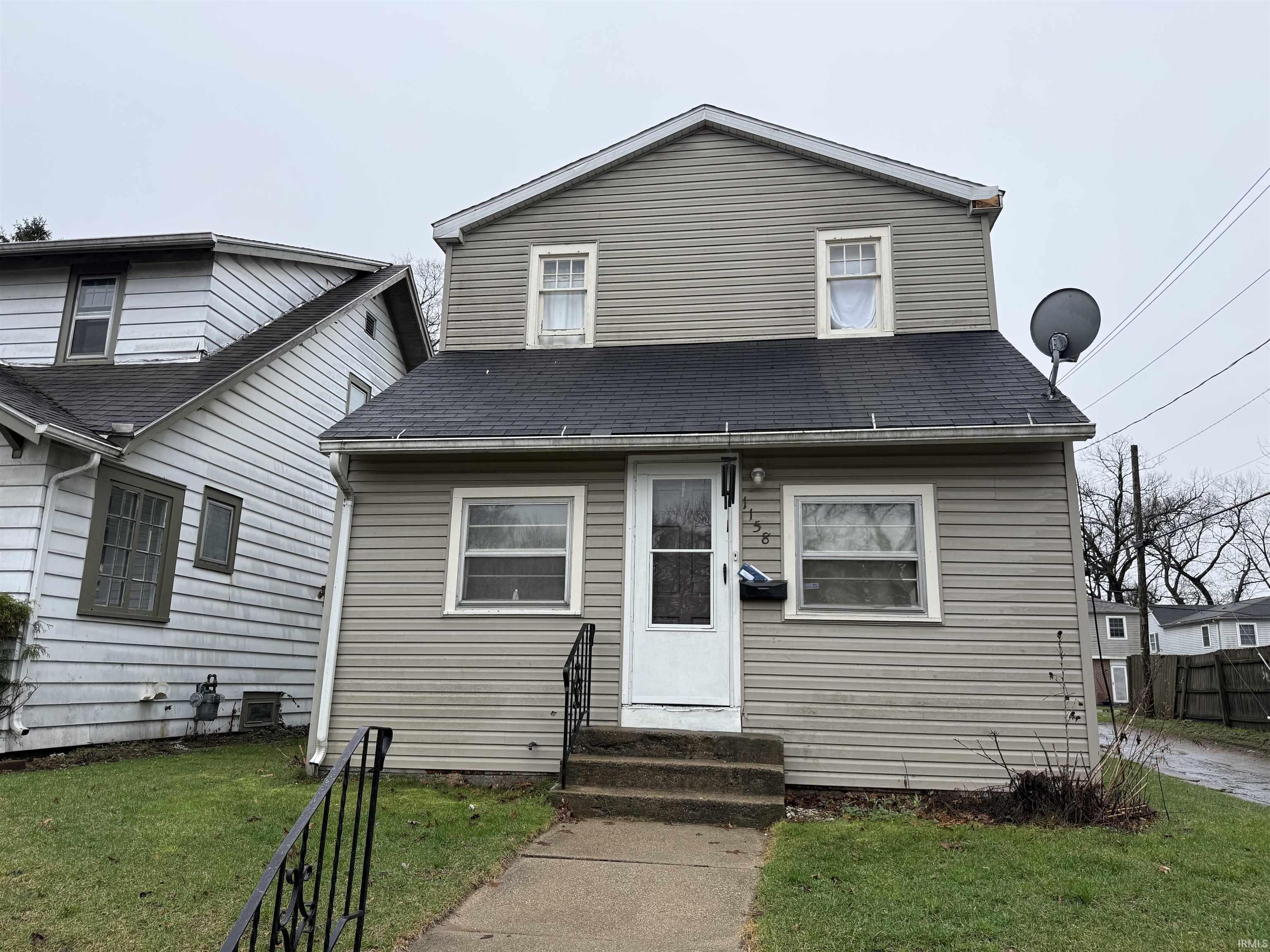 1158 E Indiana Avenue South Bend IN 46613