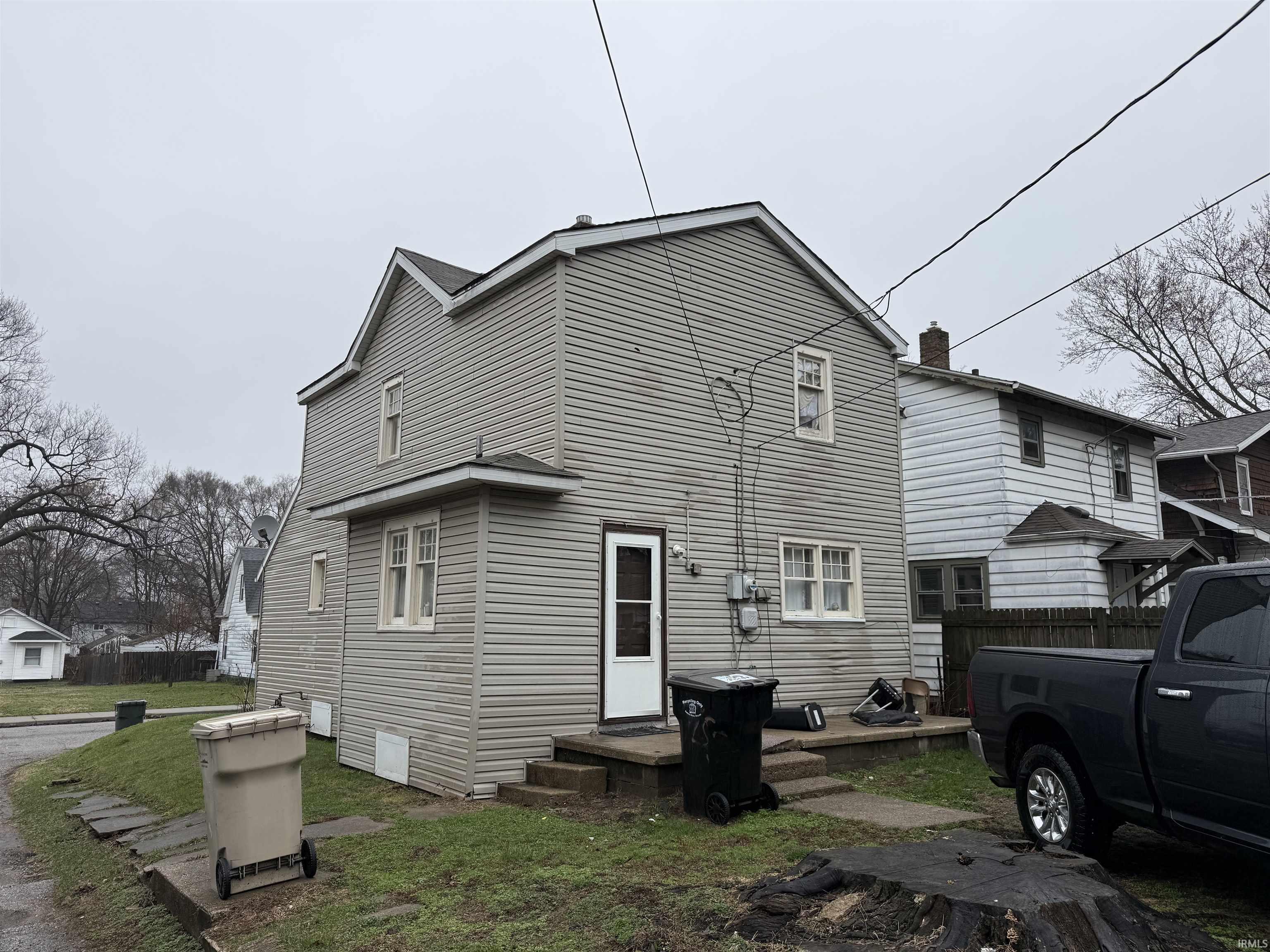 1158 E Indiana Avenue South Bend IN 46613