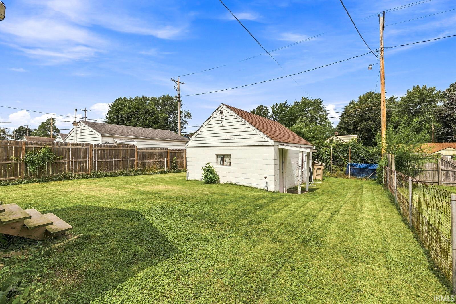 1917 E Bowman Street South Bend IN 46613